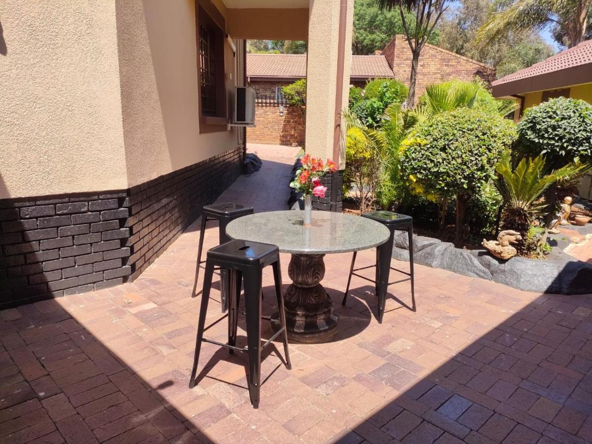 Erima Lodge Johannesburg Esterno foto